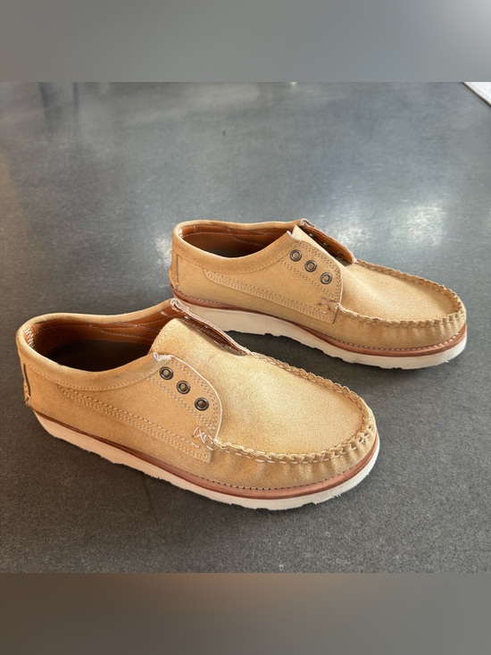 Easymoc Other - Men’s Easymoc shoes size 9 in excellent condition .